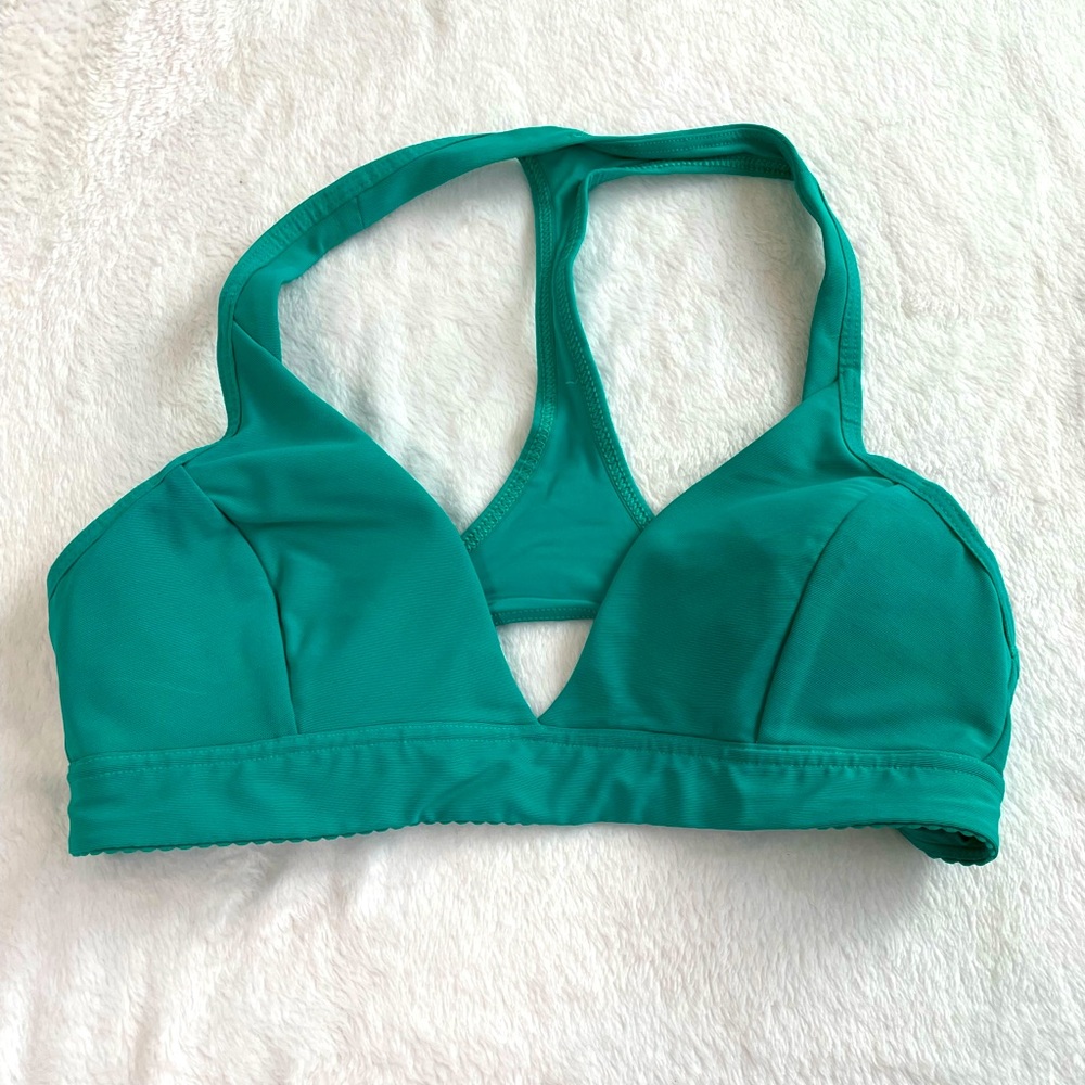 Adjustable sports bra
